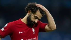 محادثات محمد صلاح وسلوت تحسم مستقبل ليفربول وسط تصاعد الأزمة بين النجم والمدرب